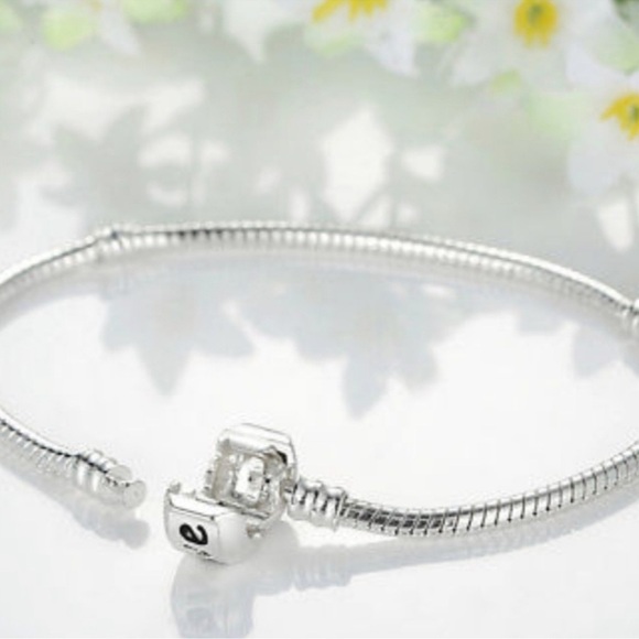 NWOT ❤️ 7.5” STERLING SILVER PLATED SNAKE BRACELET w/BUILT-IN ‘LOVE’ CHARM CLASP - Picture 3 of 3